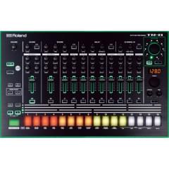 ROLAND TR-8