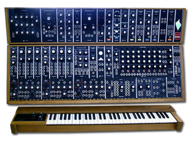 Факт о музыкальном оборудовании: Moog Synthesizer — начало эры электронной музыки 🎹