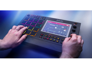 AKAI MPC Live II — автономная бит-машина для продюсеров