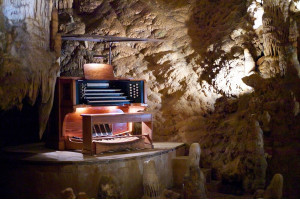 ​Необычные и странные музыкальные инструменты - Большой сталактитовый орган (Great Stalacpipe Organ)