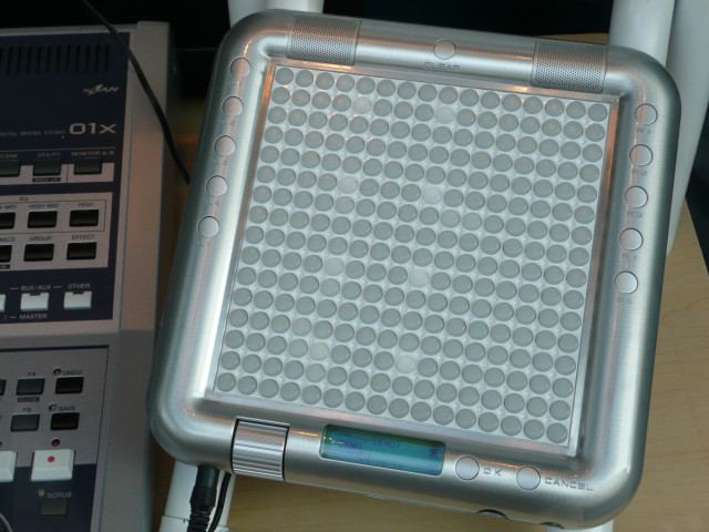 Необычные музыкальные инструменты, изобретенные в наши дни - «Тэнори-он»